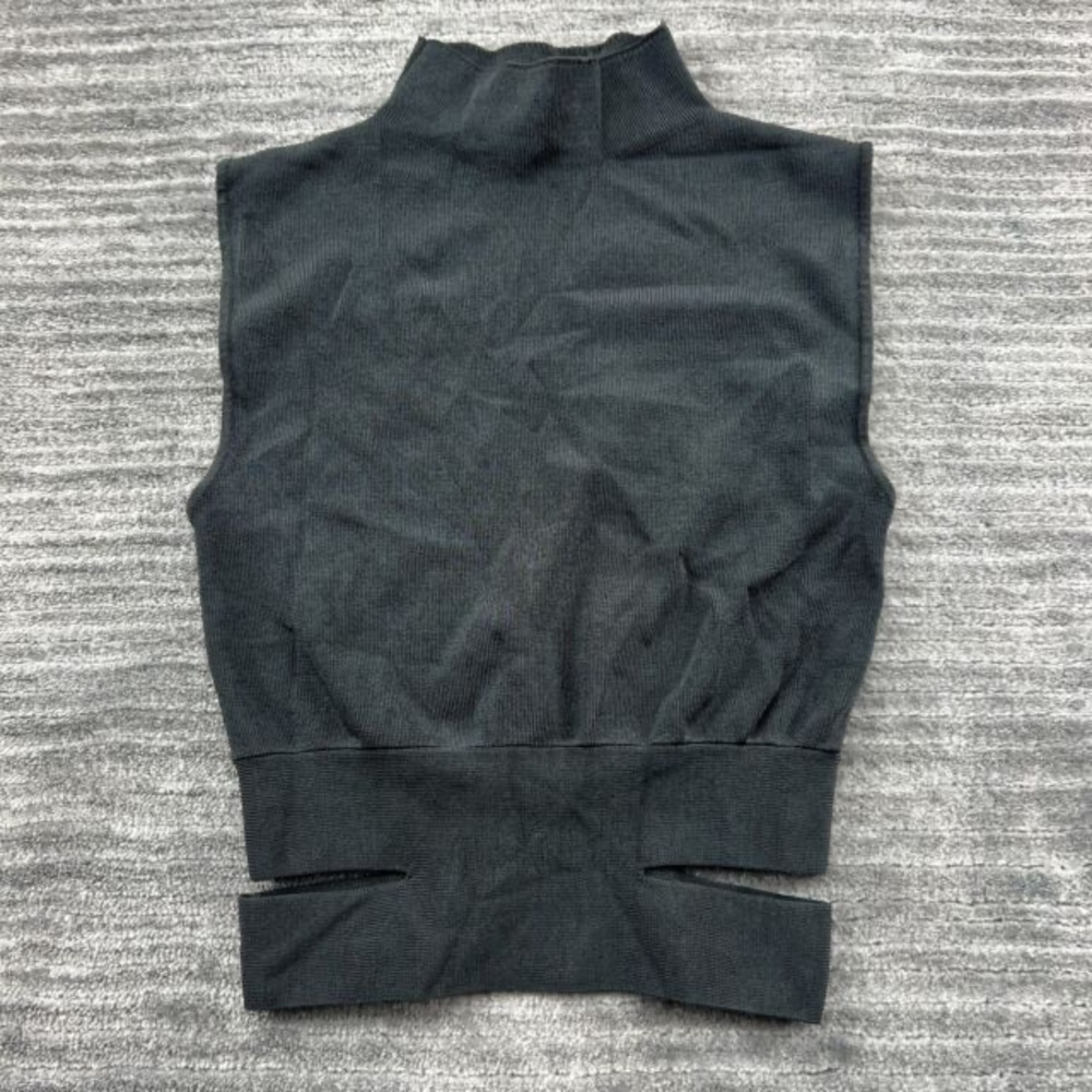 Zara | Knit Mock Neck Crop Top Cut Out Small Gray